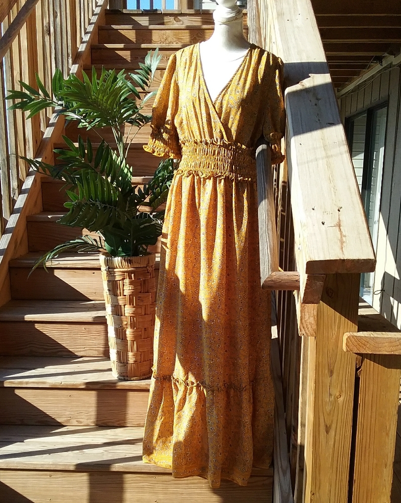 🌼Dark Yellow/White Floral Maxi by Max Studio 🌻